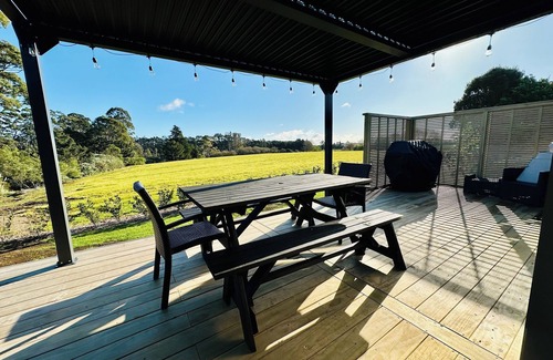 Bombay Cottage | Modern One Bedroom Cottage with Farm Views