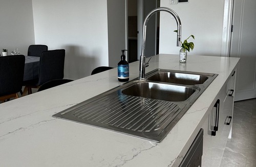 Enfield House | Modern Party Mansion Near Adelaide CBD