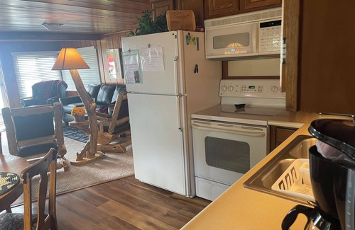 Houghton Lake Cottage | Modern Pine Home Houghton Lakefront