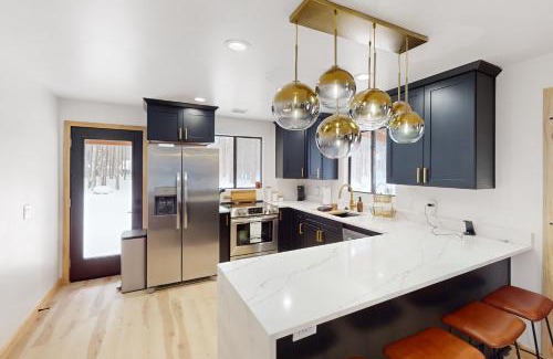 Pinetop House | Modern Pine Sanctuary