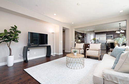 Pasadena House | Modern, Private Home in Pasadena, 5br/4.5ba