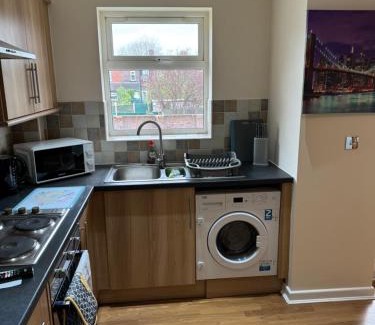Manchester Apartment | Modern, Quiet, Sleeps 9, Etihad, CoOp Live, Manchester