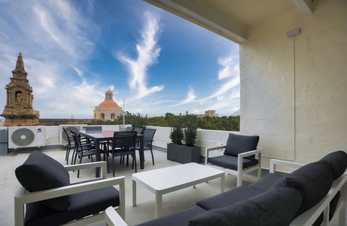 Floriana Apartment | Modern Retreat close to Valletta