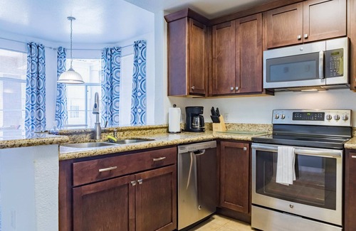 Portofino Apartment | Modern Retreat in Ahwatukee, Heated Pool, Spa, Gym