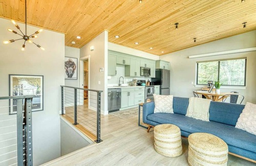 Lakeside House | Modern Retreat with Game Room and Lake Views