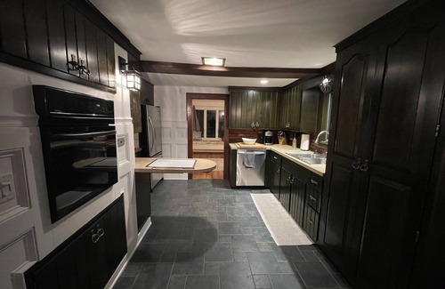 Wells Bridge Ski Chalet | Modern Rustic 5 Bedroom Home In the Foothills of the Catskills Mountains. 5 ⭐️