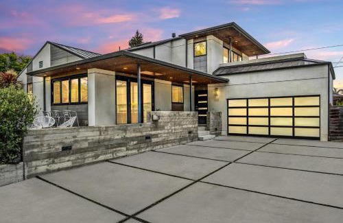 East Mesa House | Modern Sea Escape