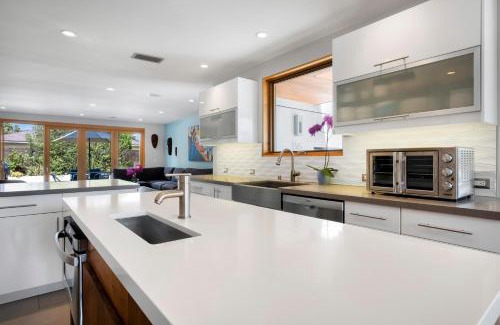 East Mesa House | Modern Sea Escape