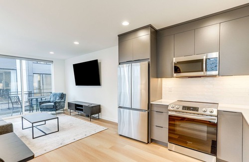 Brighton House | Modern Seattle Townhome: Walk to Light Rail!