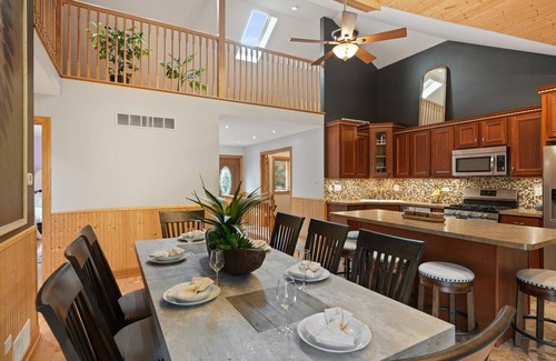 Necedah Cabin | Modern, secluded luxury cabin near Castle Rock & Petenwell Lakes + Wisc. Dells