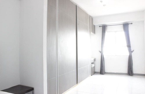 Cibaduyut Hotel | Modern & Spacious 1Br at Mekarwangi Square Apartment
