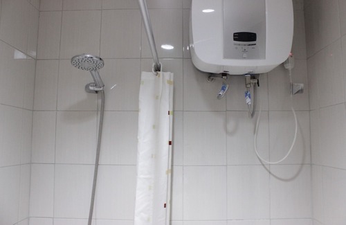 Cibaduyut Hotel | Modern & Spacious 1Br at Mekarwangi Square Apartment