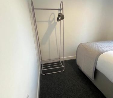 Maidstone House | Modern Spacious 3BR-Free Parking-Long Stay Discounts