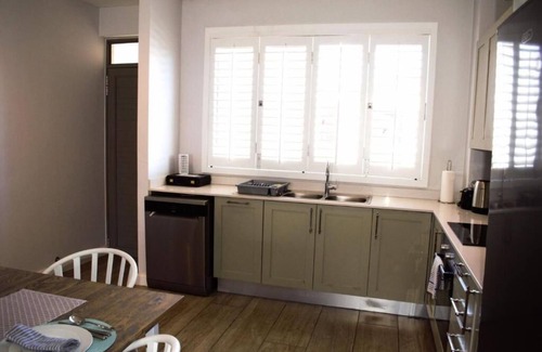 Franschhoek Apartment | Modern, Spacious & Convenient apartment for 4