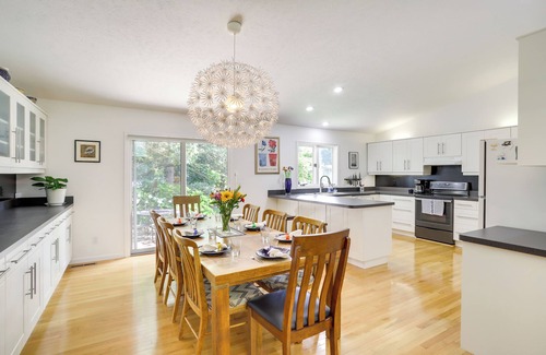 Granger House | Modern & Spacious Home - 6 Mi to Dtwn South Bend