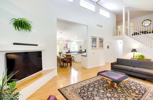 Granger House | Modern & Spacious Home - 6 Mi to Dtwn South Bend