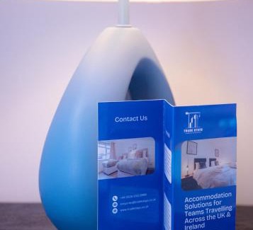 Luton Apartment | Modern, Spacious Home Ideal for Work Teams and Groups