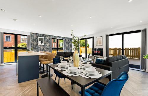 Headingley Apartment | Modern Spacious Leeds Apartment - Parking