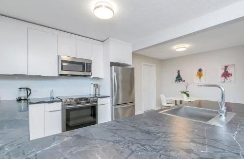 West Vancouver House | Modern Spacious Ocean-view Suite with Private Ent