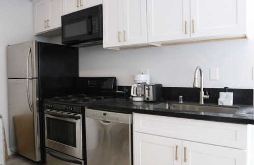 La Crescenta-Montrose Apartment | Modern studio with private patio