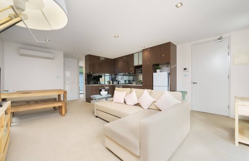 Campbell Apartment | Modern Stay in Campbell Near Canberra Centre