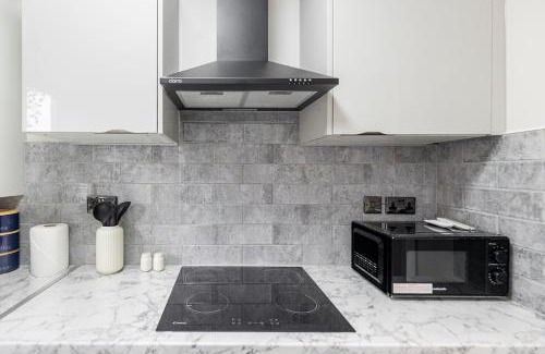 Bruce Grove Apartment | Modern Stay Next Hotspur Stadium & transport slp7