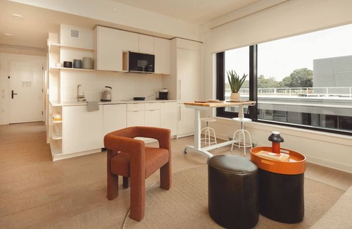 Old Fourth Ward Hotel | Modern Stay w/In-Unit Laundry | Mins to Atlanta’s Top Attractions & Nightlife