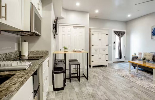 Fountain Hills Apartment | Modern Studio - 10min walk to the Famous Fountain
