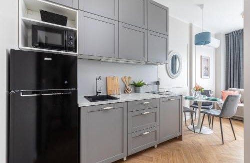 Mokotow Apartment | Modern studio AC Batorego by VAYA STAYS