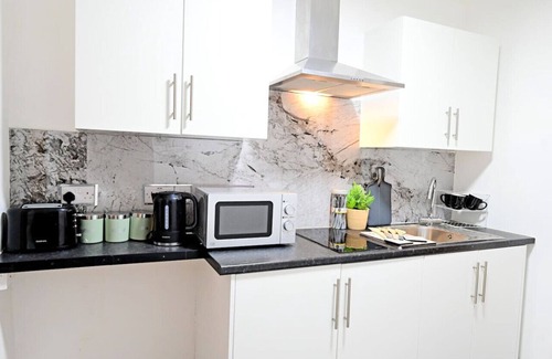 Luton House | Modern Studio Apartment - Near Luton Station