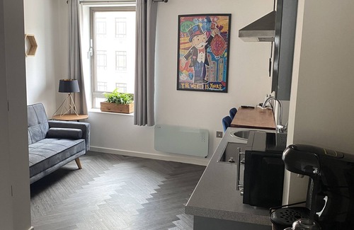 Leeds City Center Apartment | Modern Studio Apt in the heart of Leeds Centre