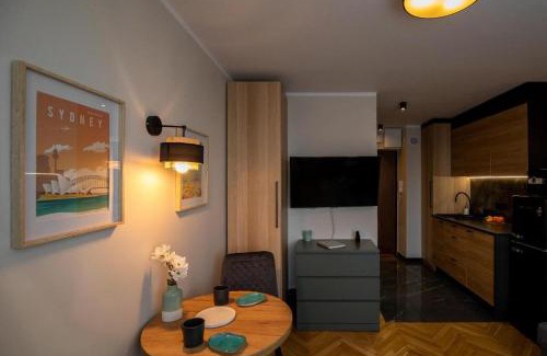 Mokotow Apartment | Modern Studio Bruna by VAYA STAYS