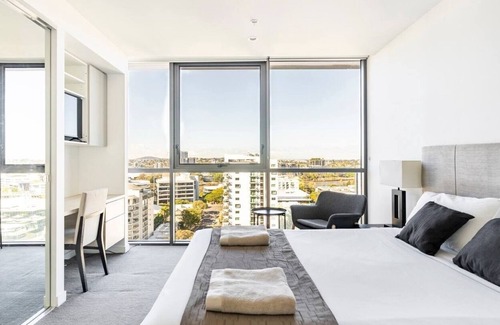 Milton Apartment | Modern Studio close to Suncorp Stadium + Parking