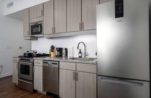 Avondale Apartment | Modern Studio Getaway w/Private Balcony n