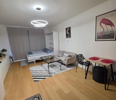 Nivy Apartment | Modern Studio on the banks of the Danube