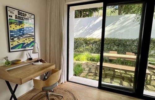 Cape Town City Centre Apartment | Modern studio on the foot of Table Mountain