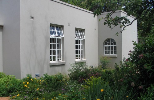 Harare Apartment | Modern studio set in an expansive garden - 2253