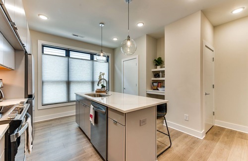 Charlotte Condo | Modern + Stylish Condo: 5 Mi to Downtown Charlotte
