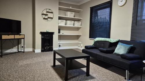 Reading Apartment | Modern Stylish Flat - allocated parking!