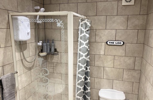 Sunderland Apartment | Modern & Stylish Flat - Sunderland City Centre / Royal Hospital - Sleeps up to 3