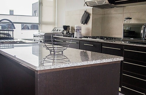 Quito Condo | MODERN SUITE IN AMAZIN AREA