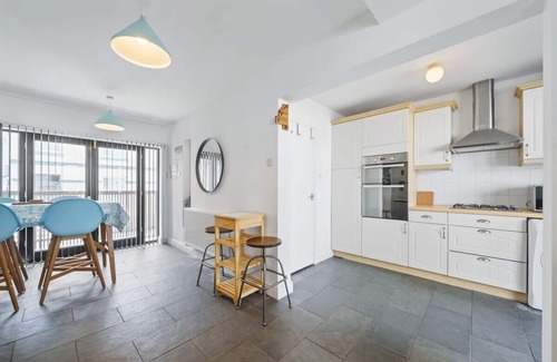 Turnchapel House | Modern Townhouse w/Waterside Views, Turnchapel