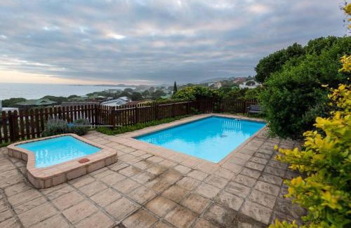 Brenton-on-Sea Apartment | Modern & Tranquil Mitai House