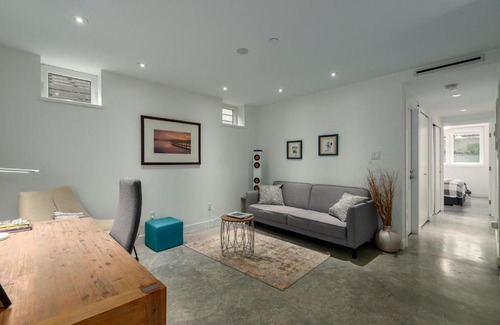 West Point Grey Apartment | Modern Two Bedroom and Two Bathroom Suite Near UBC