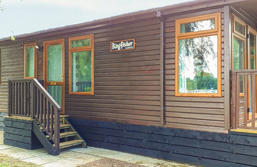 Langworth Ski Chalet | Modern two bedroom lodge, one double and one twin with en suite shower.