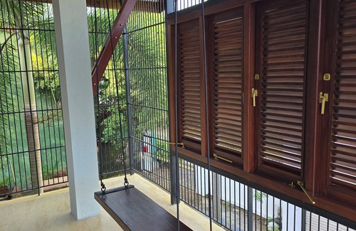 Kurunduwatta House | Modern Urban Oasis in Colombo 7