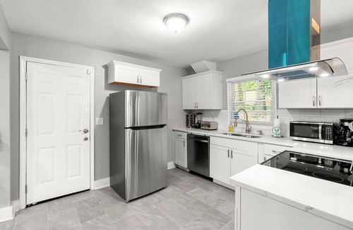 Candler-McAfee House | Modern Urban Retreat in Decatur By Deity Villas