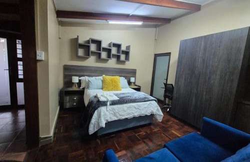 Worcester Apartment | Modern Van Riebeeck Park Accomodation