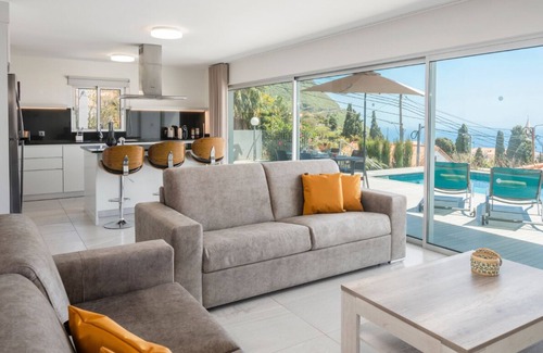 Arco da Calheta Villa | Modern villa in Calheta, A/C, Pool | Arco Sun