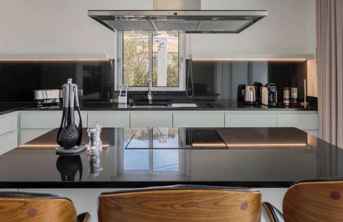 Arco da Calheta Villa | Modern villa in Calheta, A/C, Pool | Arco Sun